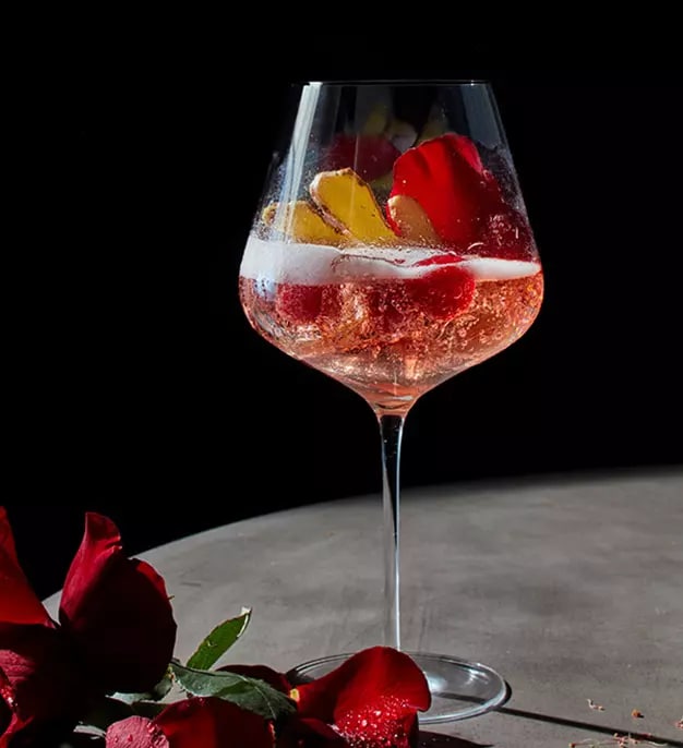MOËT & CHANDON ICE IMPERIAL ROSE COCKTAIL SIGNATURE